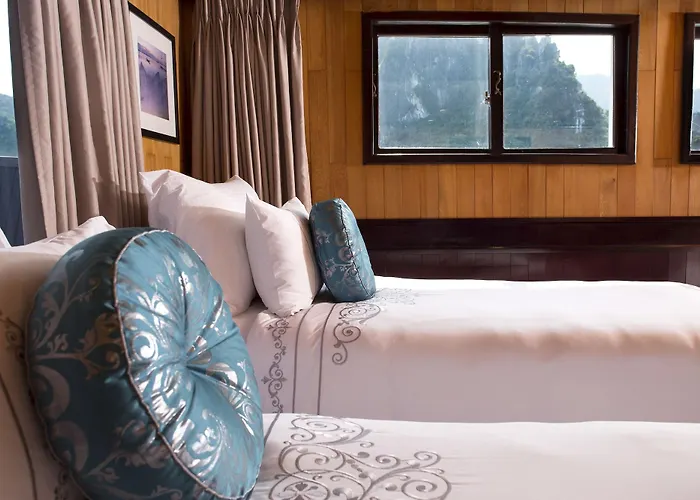 Aphrodite Cruise 4*