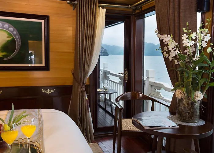 Aphrodite Cruise Khách sạn