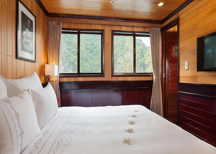 Aphrodite Cruise Khách sạn 4*