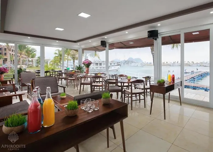 Khách sạn Aphrodite Cruise 4*