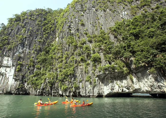 Aphrodite Cruise Khách sạn 4*