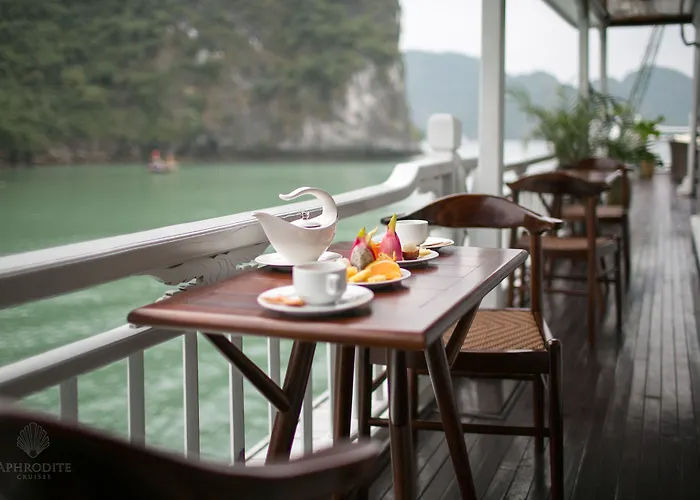 Aphrodite Cruise Khách sạn