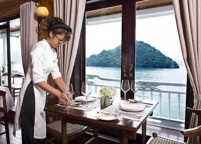 Aphrodite Cruise Khách sạn 4*
