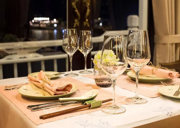 Aphrodite Cruise 4* Hạ Long