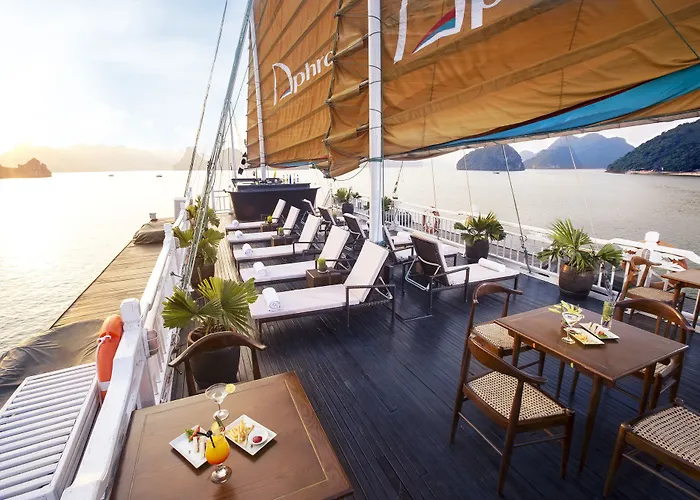 Aphrodite Cruise Khách sạn Hạ Long